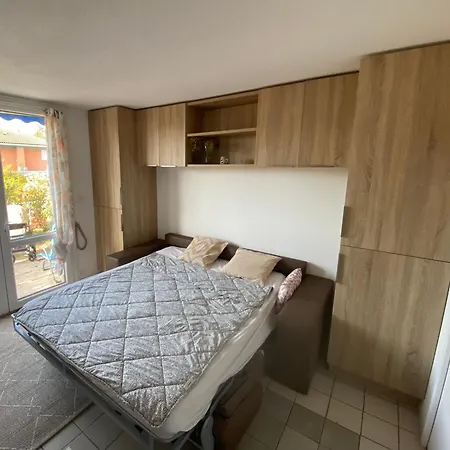 Joli Avec Terrasse Apartment *